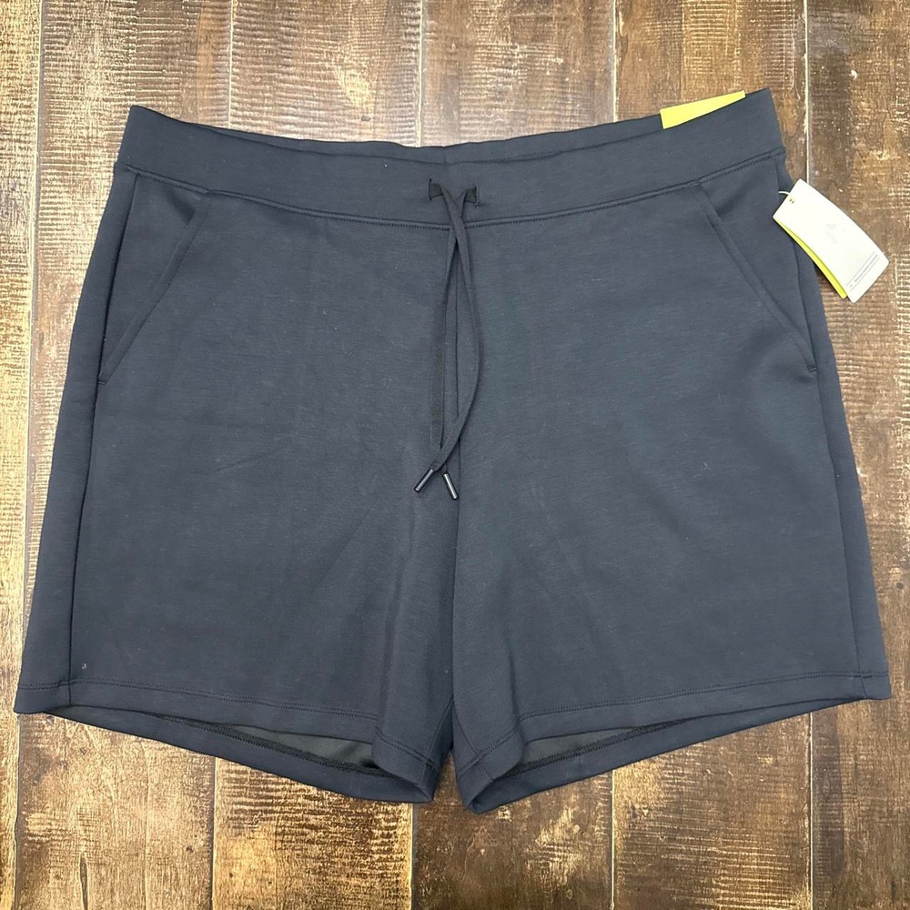 All In Motion Black Sleek Spacer Shorts With 7" Inseam, Zippered Pockets